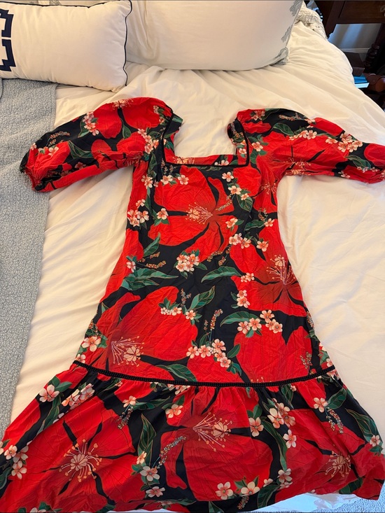 FARM Rio Dresses & Skirts - Farm Rio, size S, Red Floral Square-Neck Puff Sleeve Dress